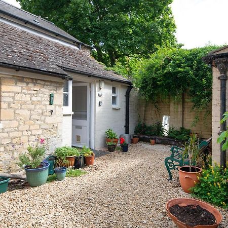 The Courtyard サイレンセスター エクステリア 写真